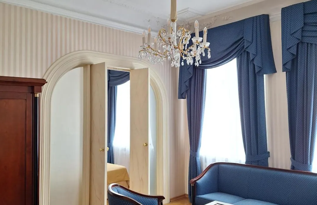 Hotel Ambassador-1