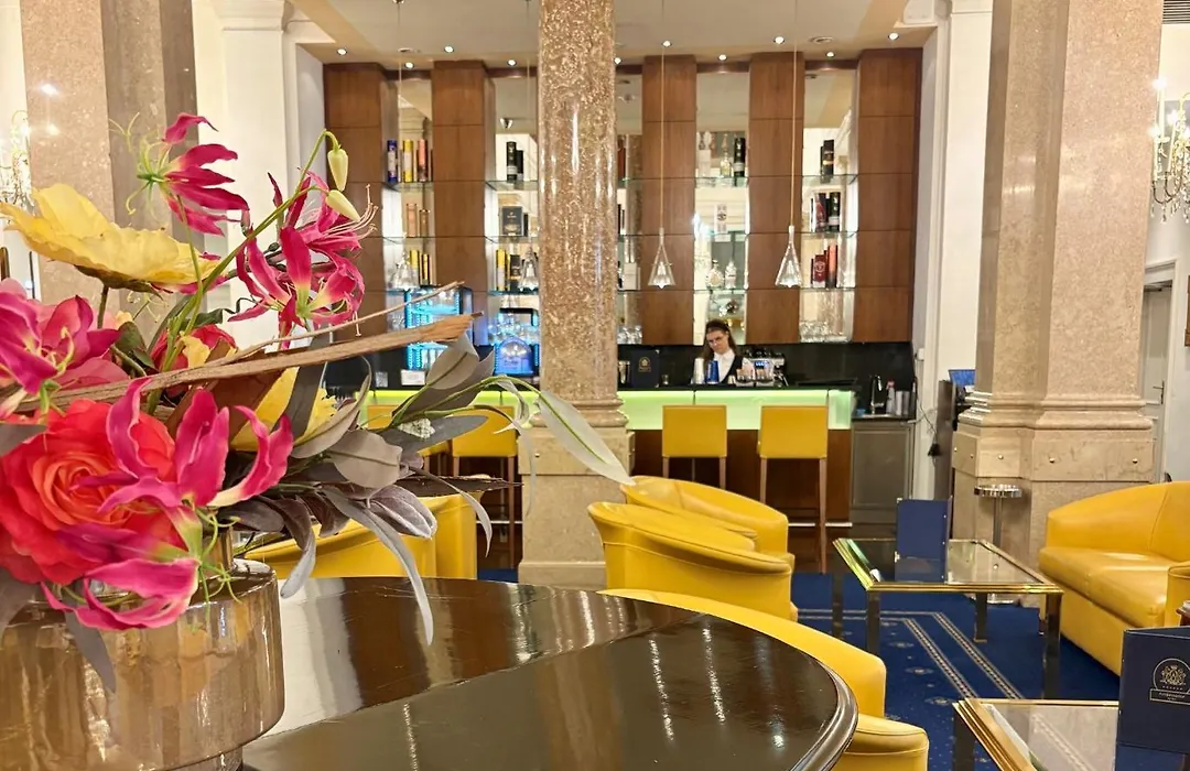 Hotel Ambassador-1